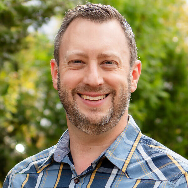 2025 headshot tighter sm